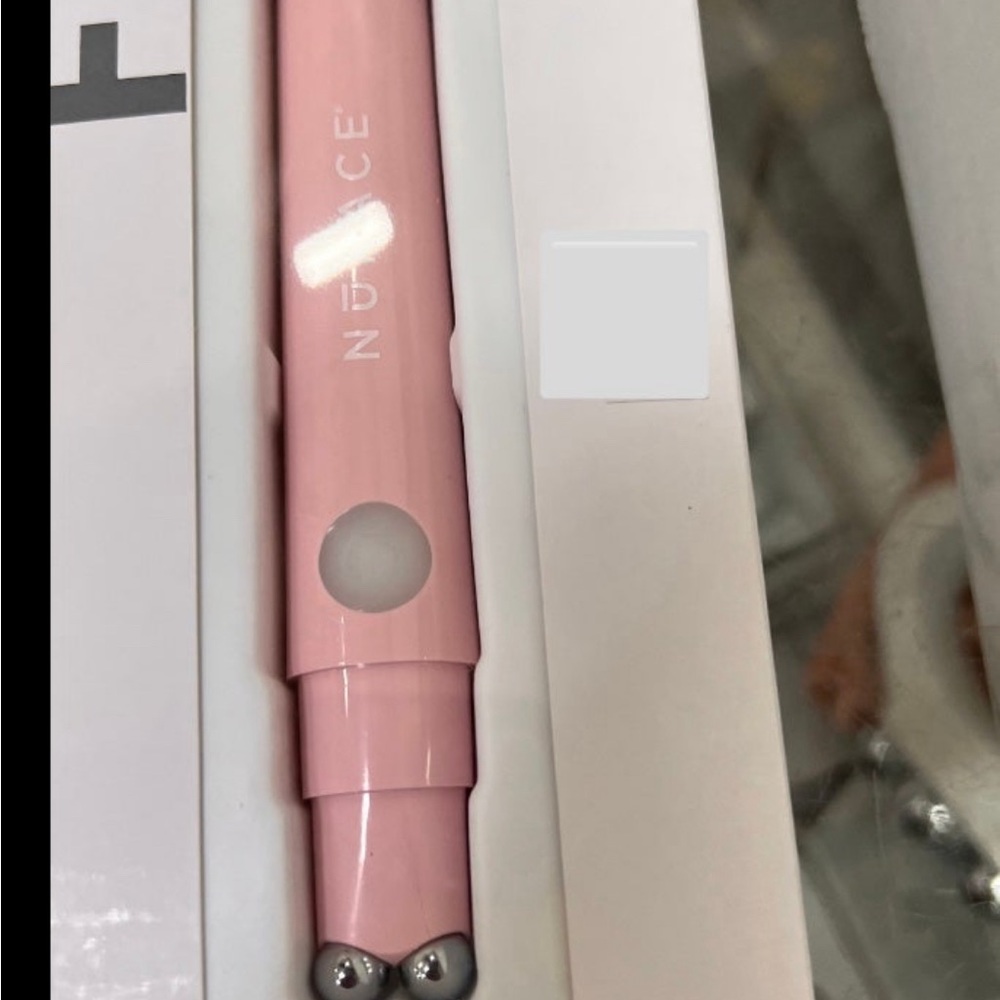 NUFACE eye lifting device w/serum